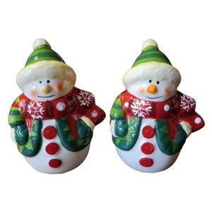Vtg SNOWMAN SALT & PEPPER SHAKERS CHRISTMAS HOLIDAY XMAS DECOR Winter Ski Lodge